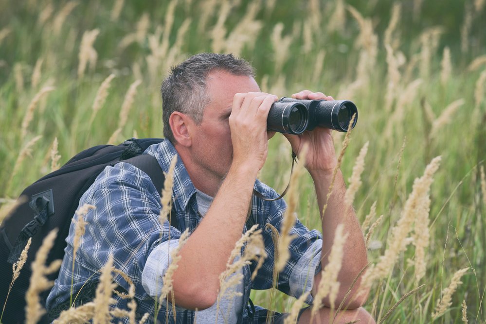 how to focus binoculars